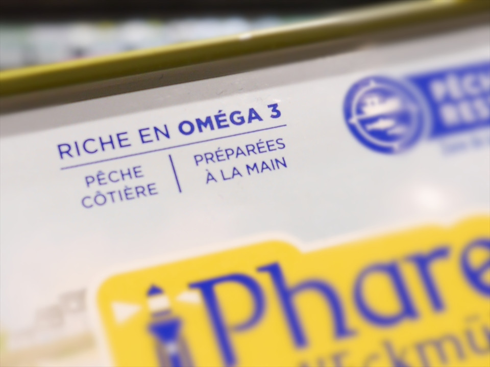 「RICHE EN OMÉGA 3」はフランス語で「オメガ3が豊富」という意味。