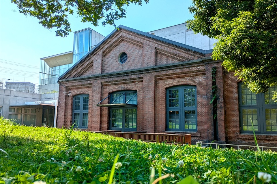 その歴史は約100年。赤レンガの建物を改装した「北区立中央図書館」で心落ち着く読書時間を