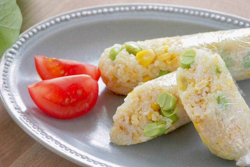 ジメジメした高温多湿日には「コーンカレースティックにぎり」が最適!【まなびのキッチンから #12】