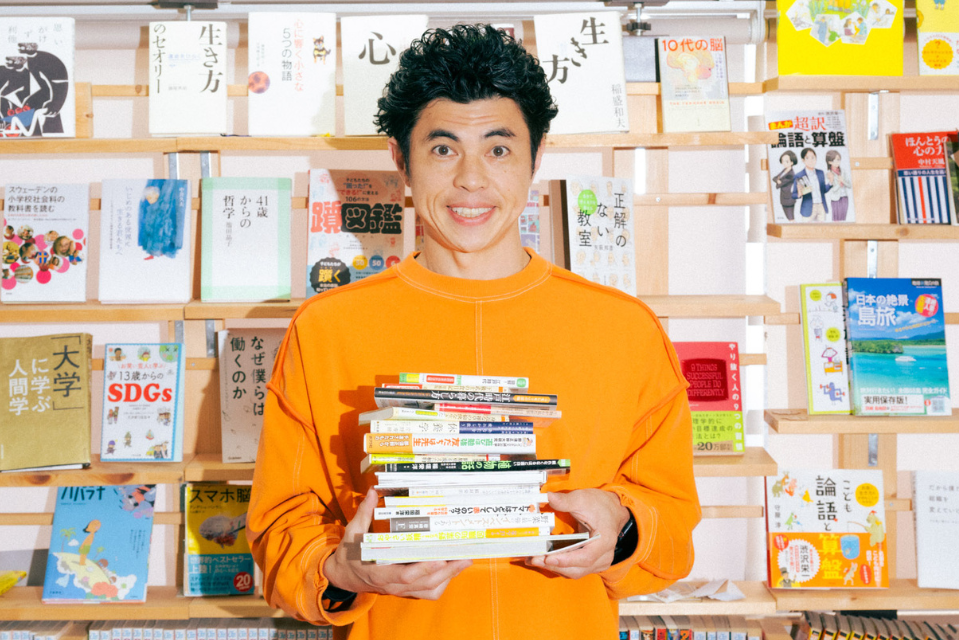 「音読って意味あるの?」小学生の疑問に対する小島よしおの答えは……【”アナタの勉強お悩み”解決します!】