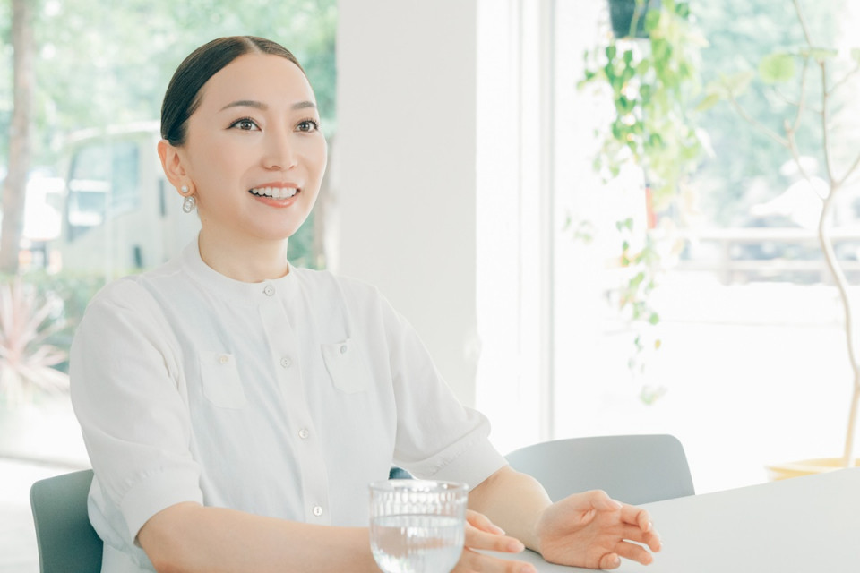 介護はまだ先？でも心のどこかで気になるあなたへ。加藤綾菜さんに聞く「親の介護の入口」ガイド