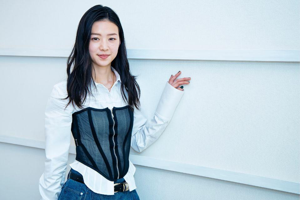 注目俳優・片山友希に学ぶ吸収力の極意。現場のすべてを成長の糧に